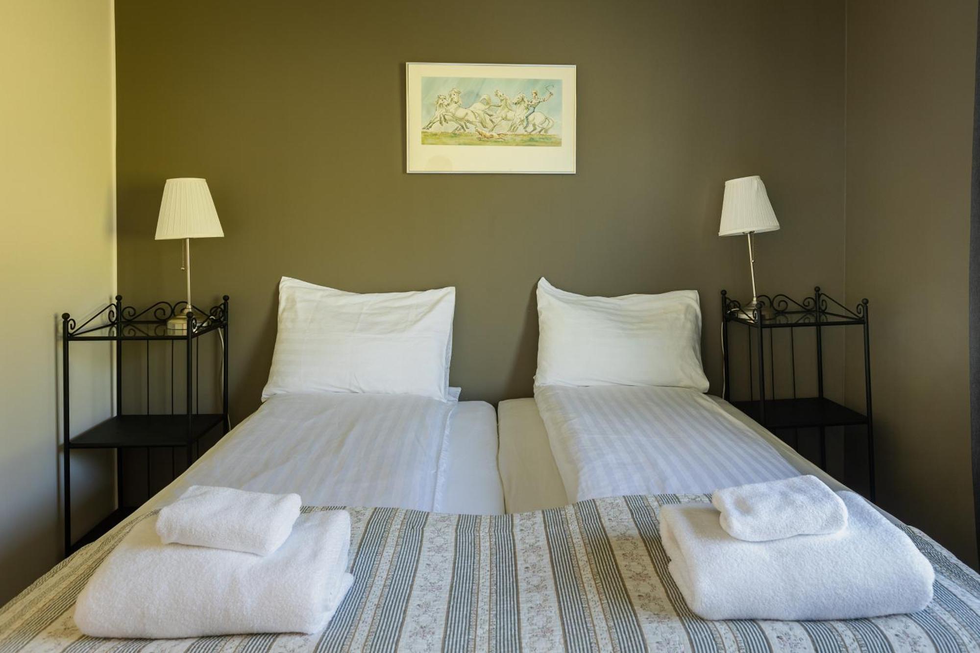 Hestheimar Hotel Hella Bagian luar foto